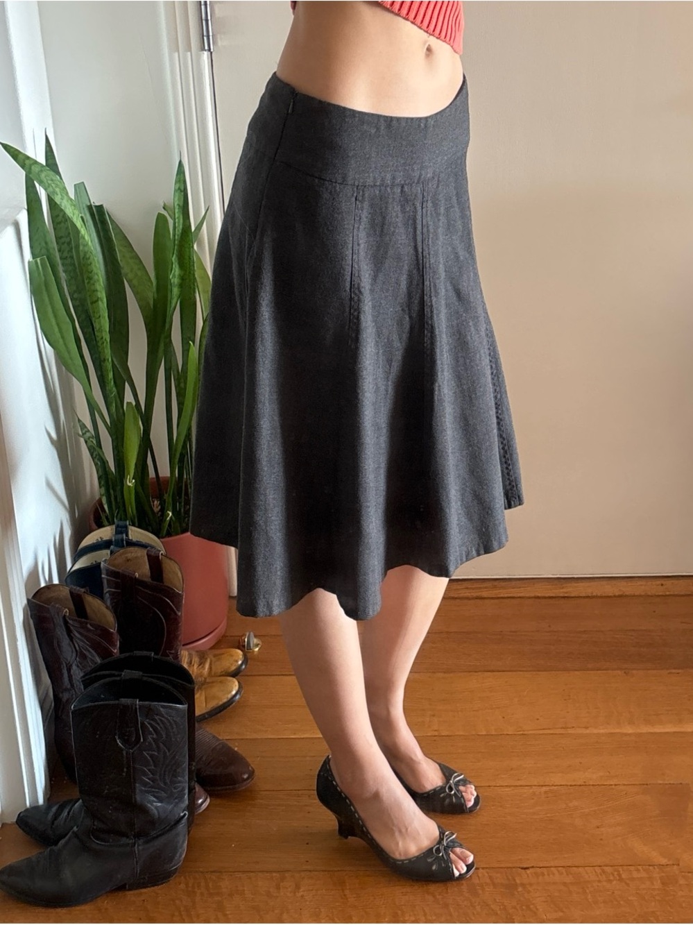 Patrizia Luca Vintage Dark Gray Wool Flared Midi Skirt / Size 6